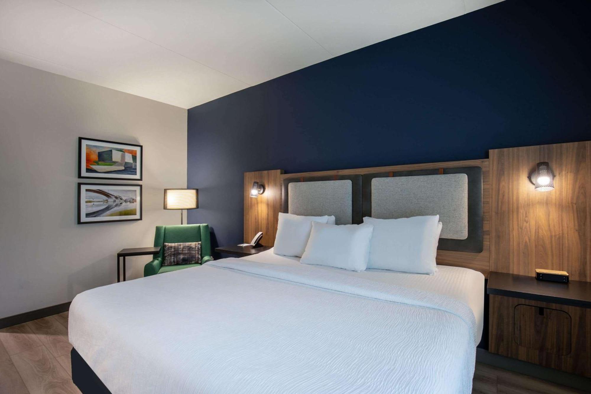 La Quinta Inn & Suites By Wyndham Chattanooga Downtown/South Extérieur photo
