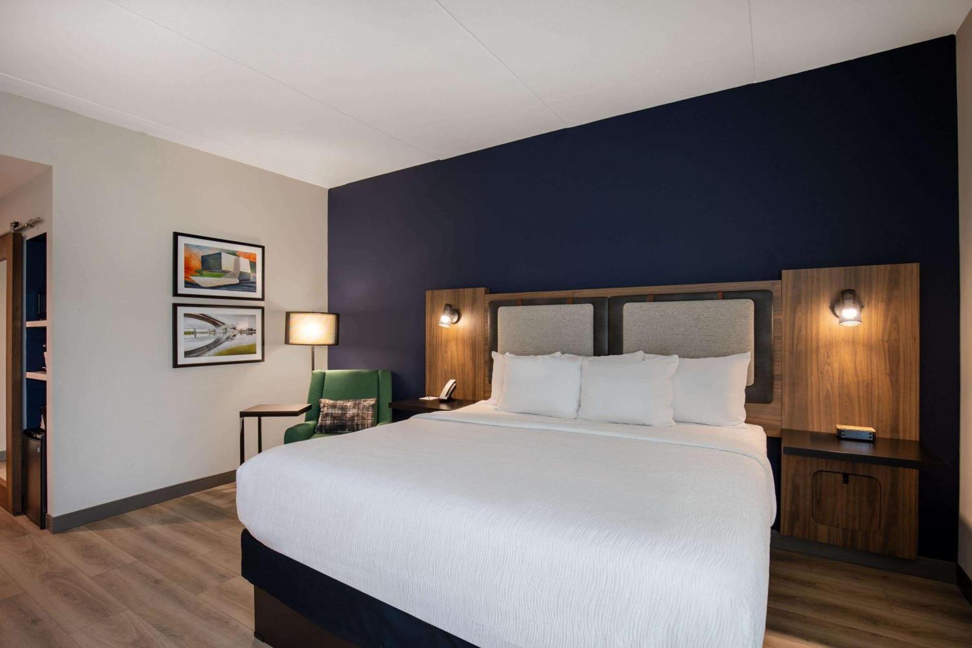 La Quinta Inn & Suites By Wyndham Chattanooga Downtown/South Extérieur photo