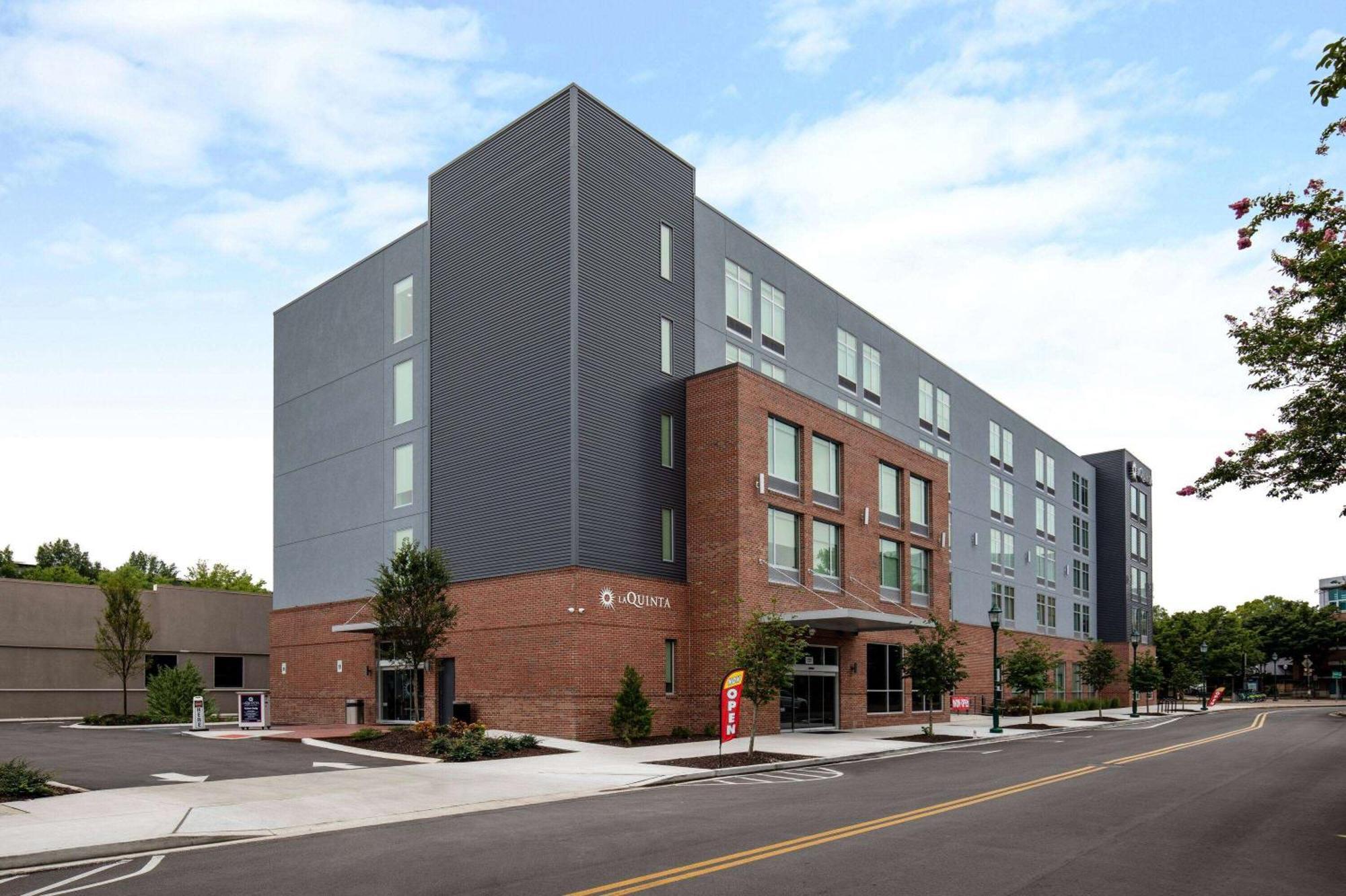 La Quinta Inn & Suites By Wyndham Chattanooga Downtown/South Extérieur photo